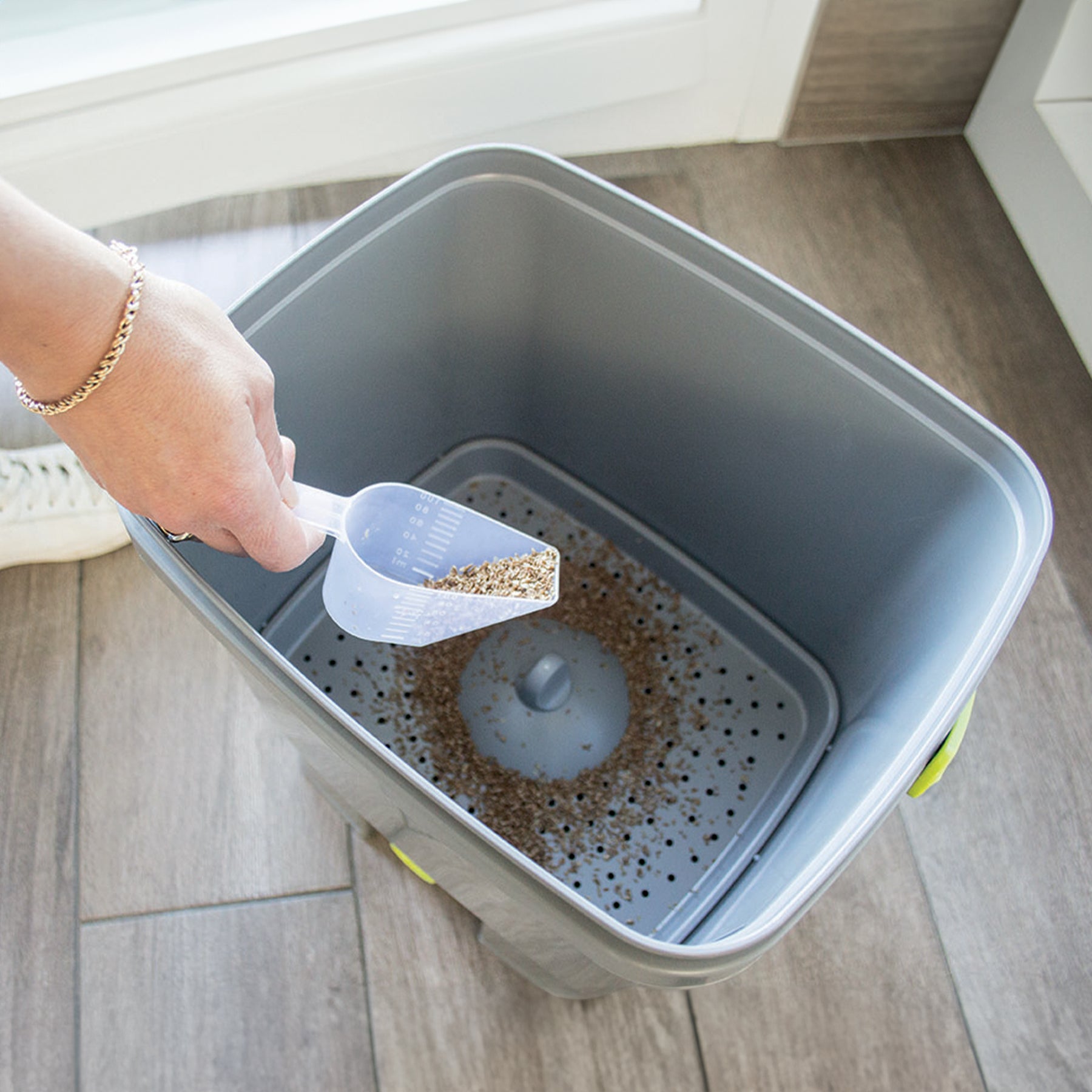 Verkoop Kit keuken composteerbak + compost activator HOZELOCK